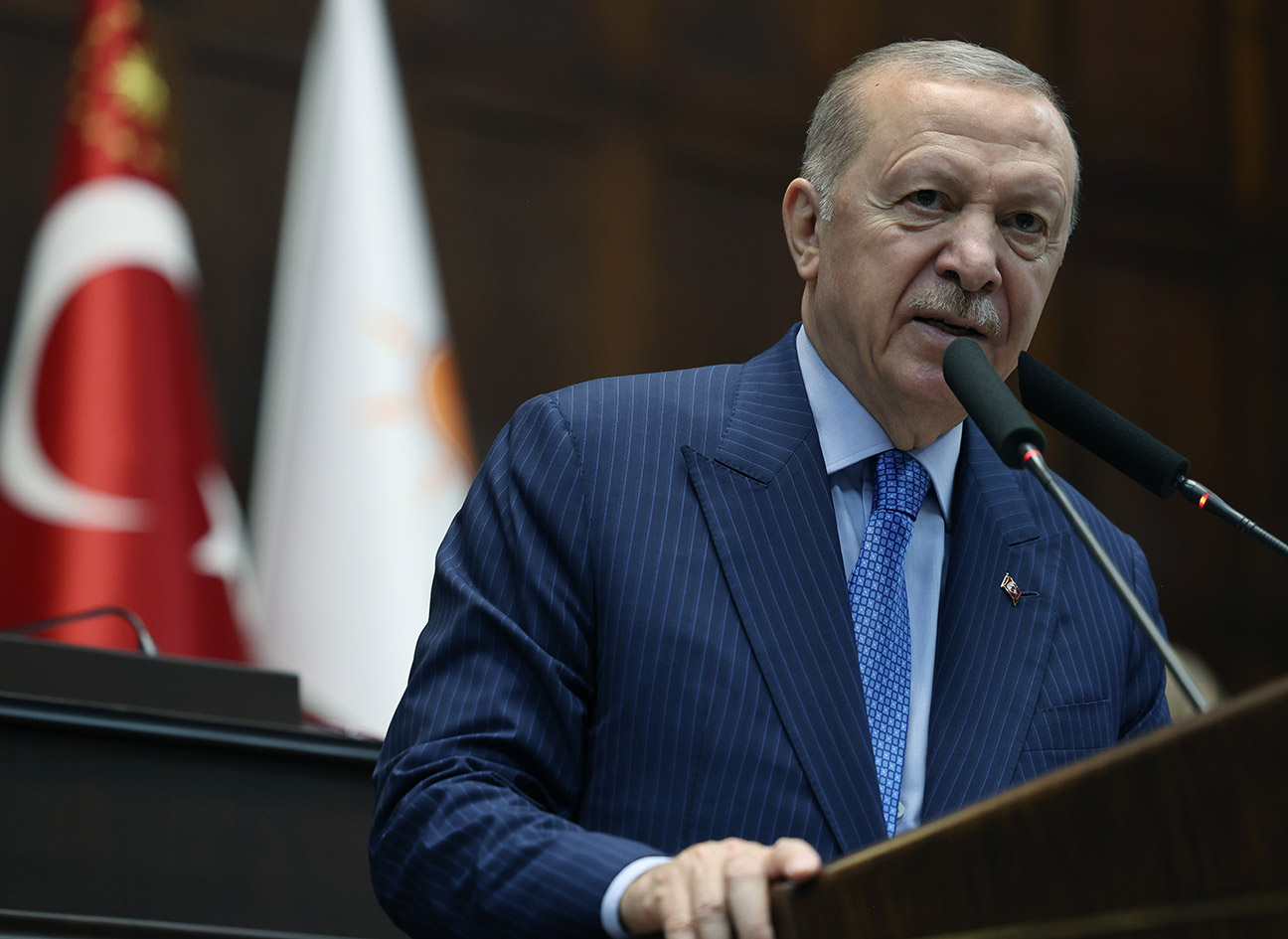 Erdoğan’dan CHP’ye Sert Eleştiriler: “Koltuk ve Salon Kavgasının Tarafı Değiliz”