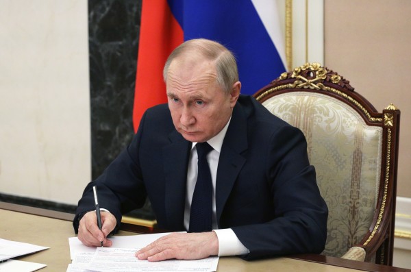 Rusya’da akaryakıt alarmı: Putin yeni yasakların sinyalini verdi