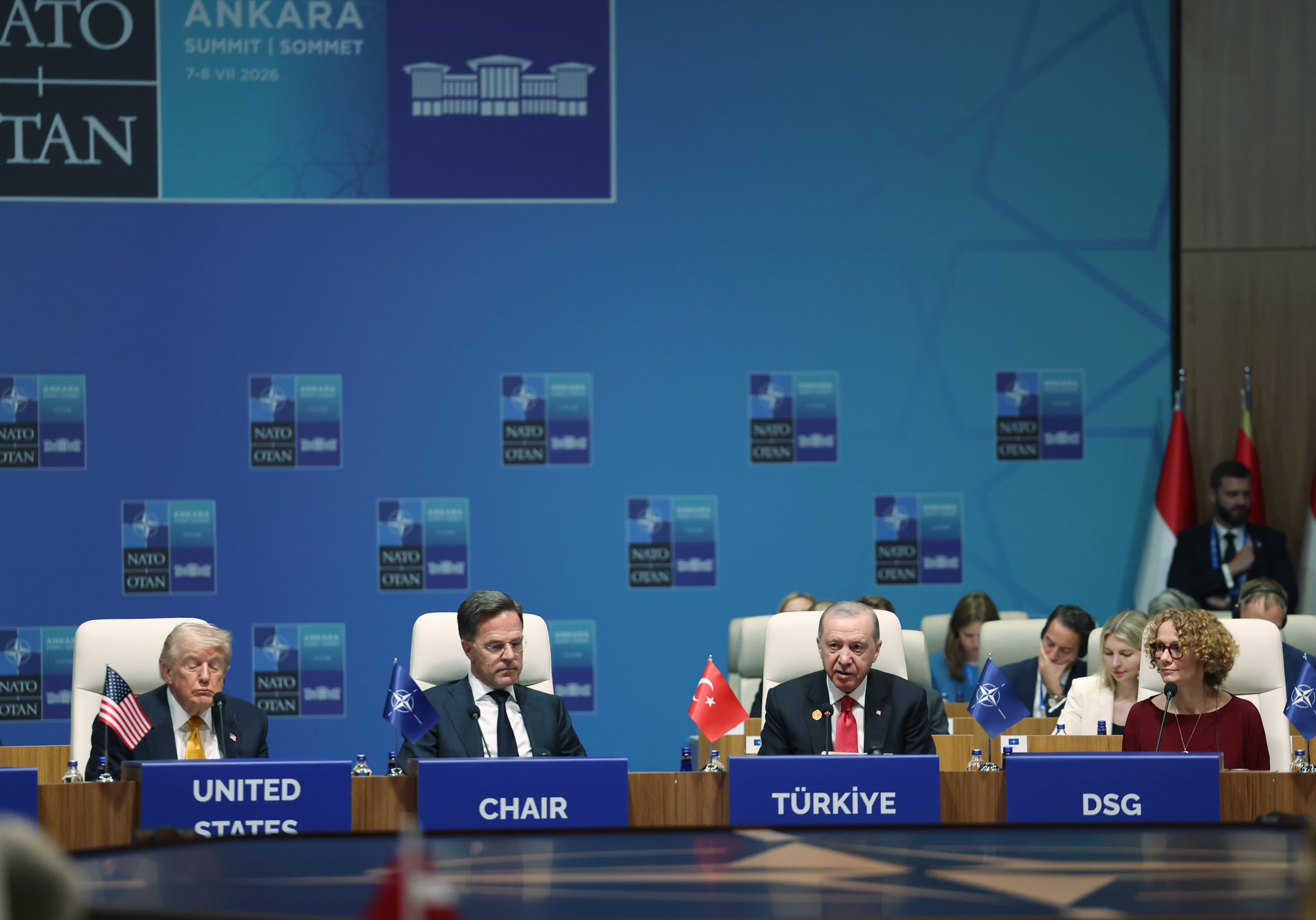 NATO Zirvesi’nde Kritik Gün! Erdoğan Savunma Hedefini Açıkladı, Gözler Liderler Bildirisinde