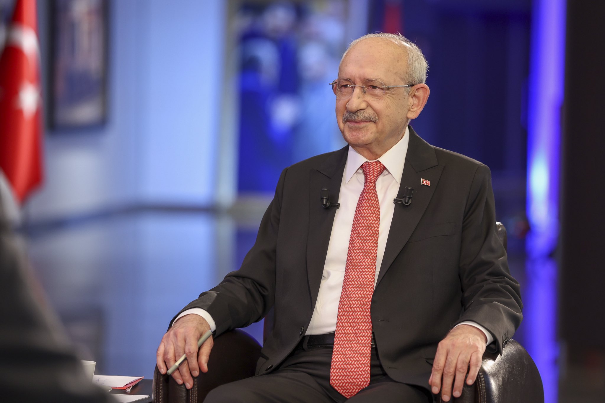CHP’de Yeni Görev Değişiklikleri: 8 İl Başkanı Görevden Alındı