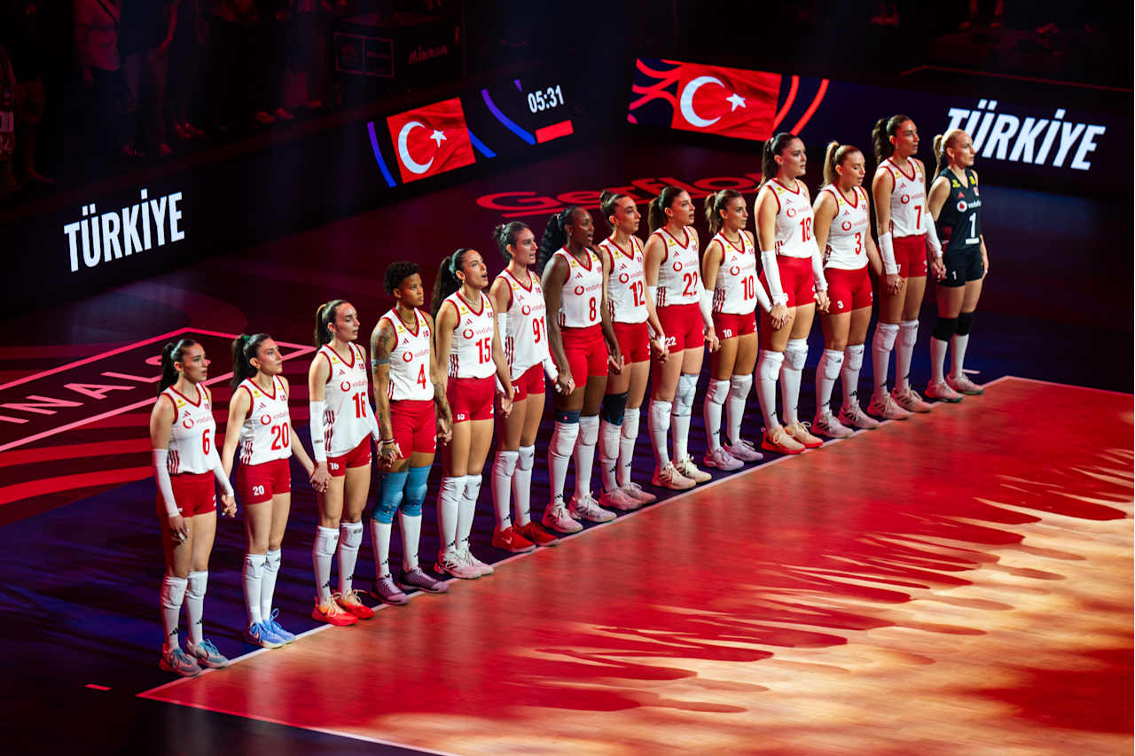FİLENİN SULTANLARI VOLEYBOL MİLLETLER LİGİ ŞAMPİYONU OLDU!
